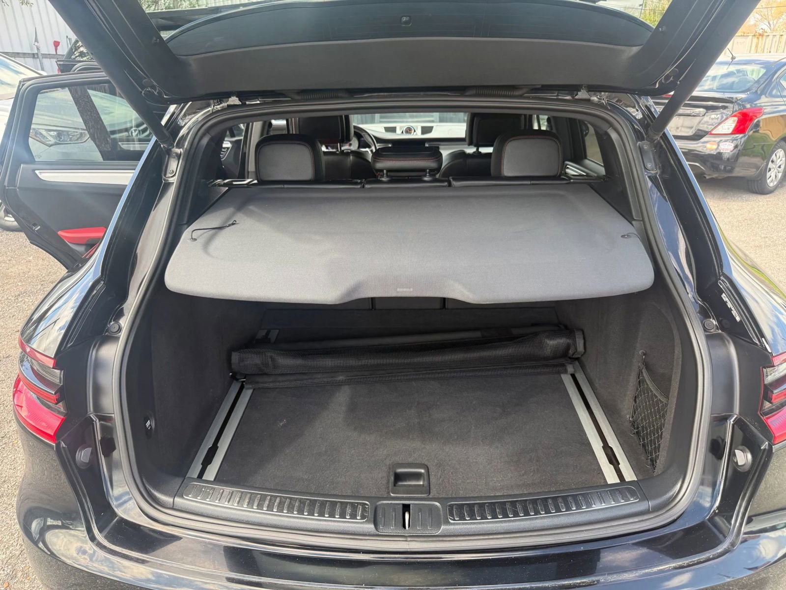 Used 2016 Porsche Macan S image 25