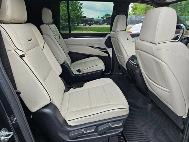 Certified 2025 Cadillac Escalade ESV Sport AWD/4WD image 19