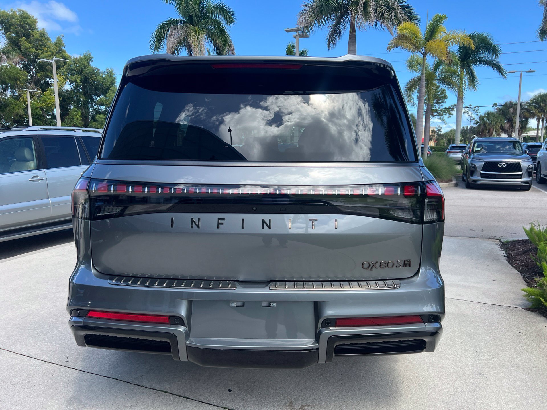 Certified 2026 INFINITI QX80 4WD w/ Sport Exterior Package image 8
