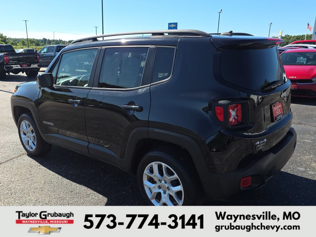 Used 2017 Jeep Renegade Latitude AWD/4WD image 6