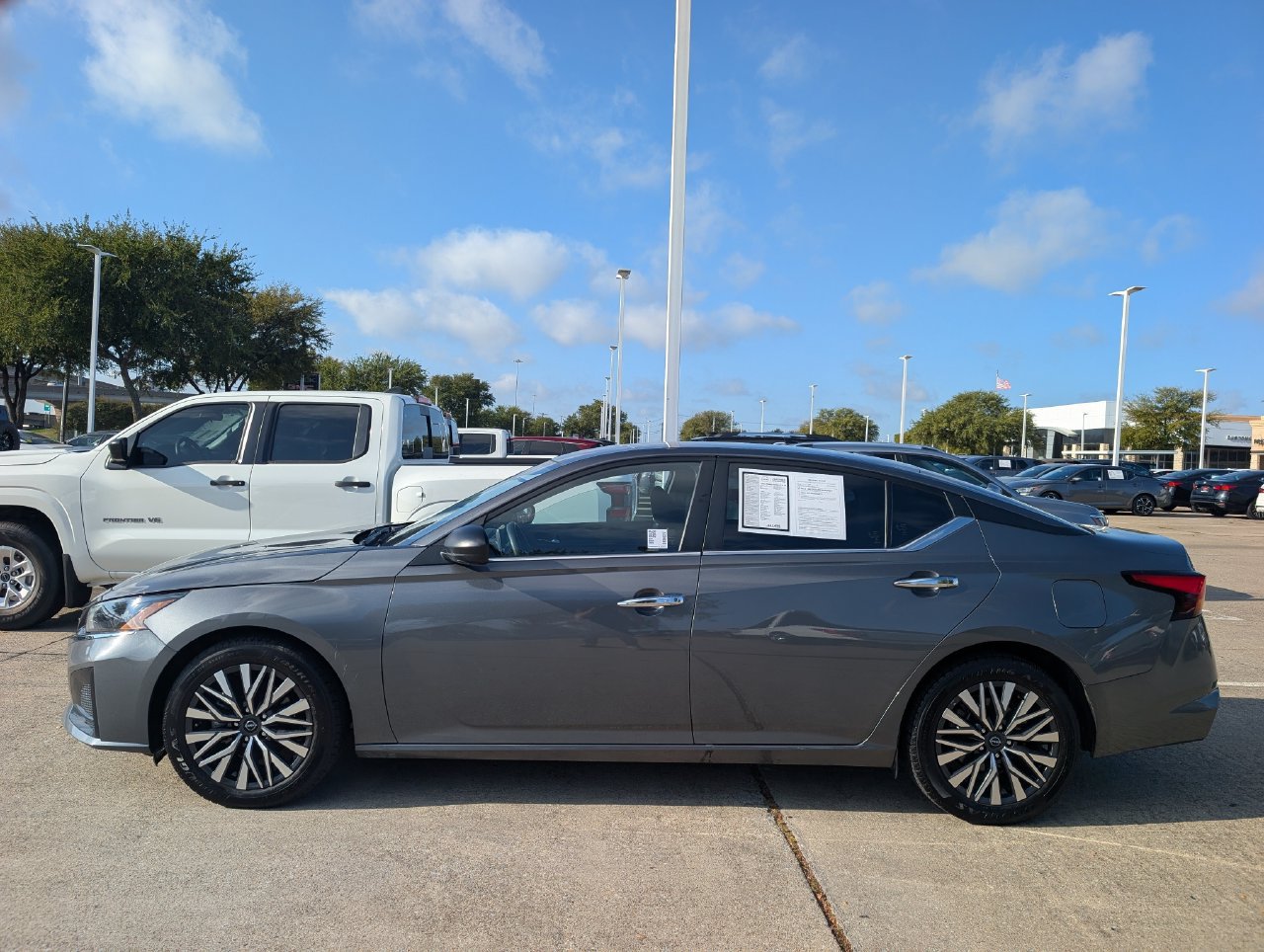 Certified 2025 Nissan Altima 2.5 SV FWD image 3