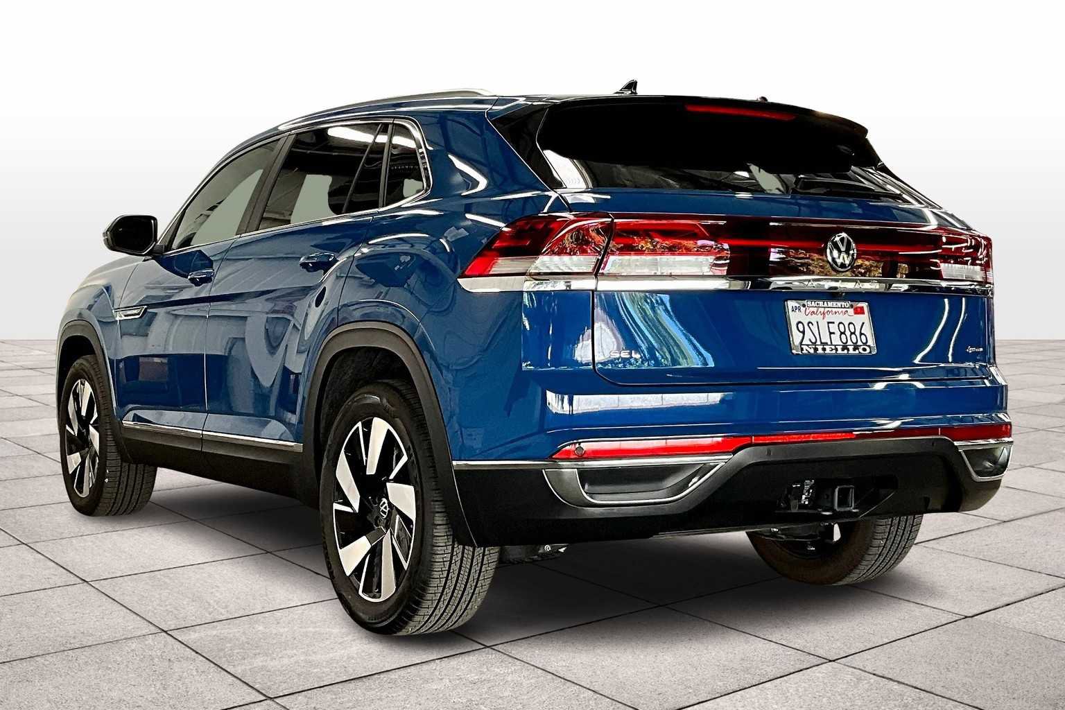 Used 2025 Volkswagen Atlas Cross Sport SEL image 15