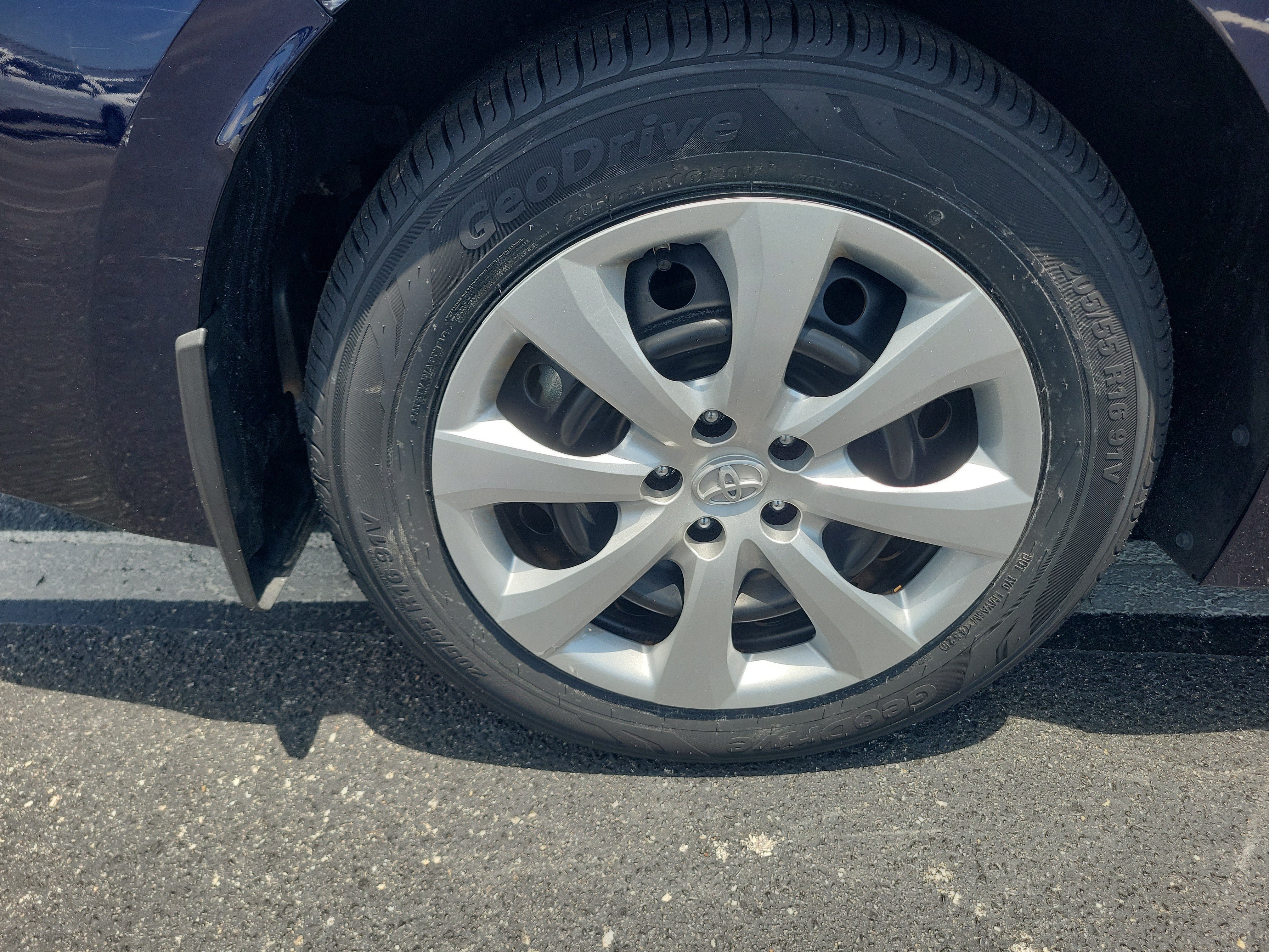 Used 2023 Toyota Corolla LE FWD image 6