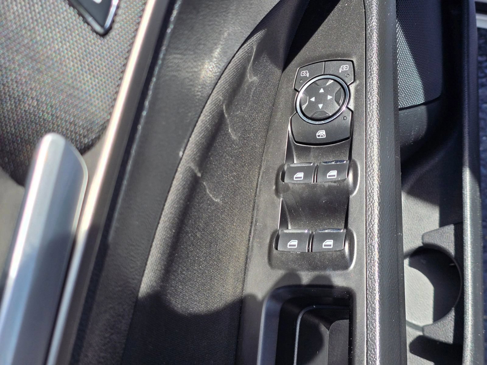 Used 2017 Ford Fusion SE w/ Fusion SE Technology Package FWD image 22