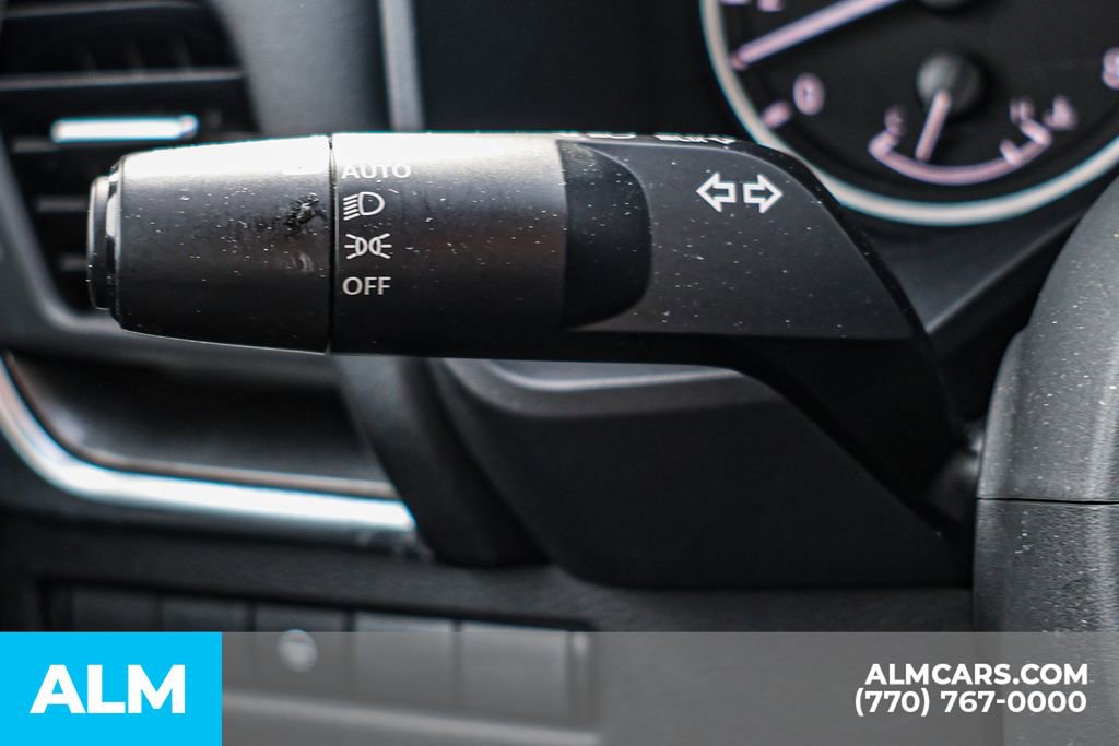 Used 2025 Nissan Rogue SV FWD image 34