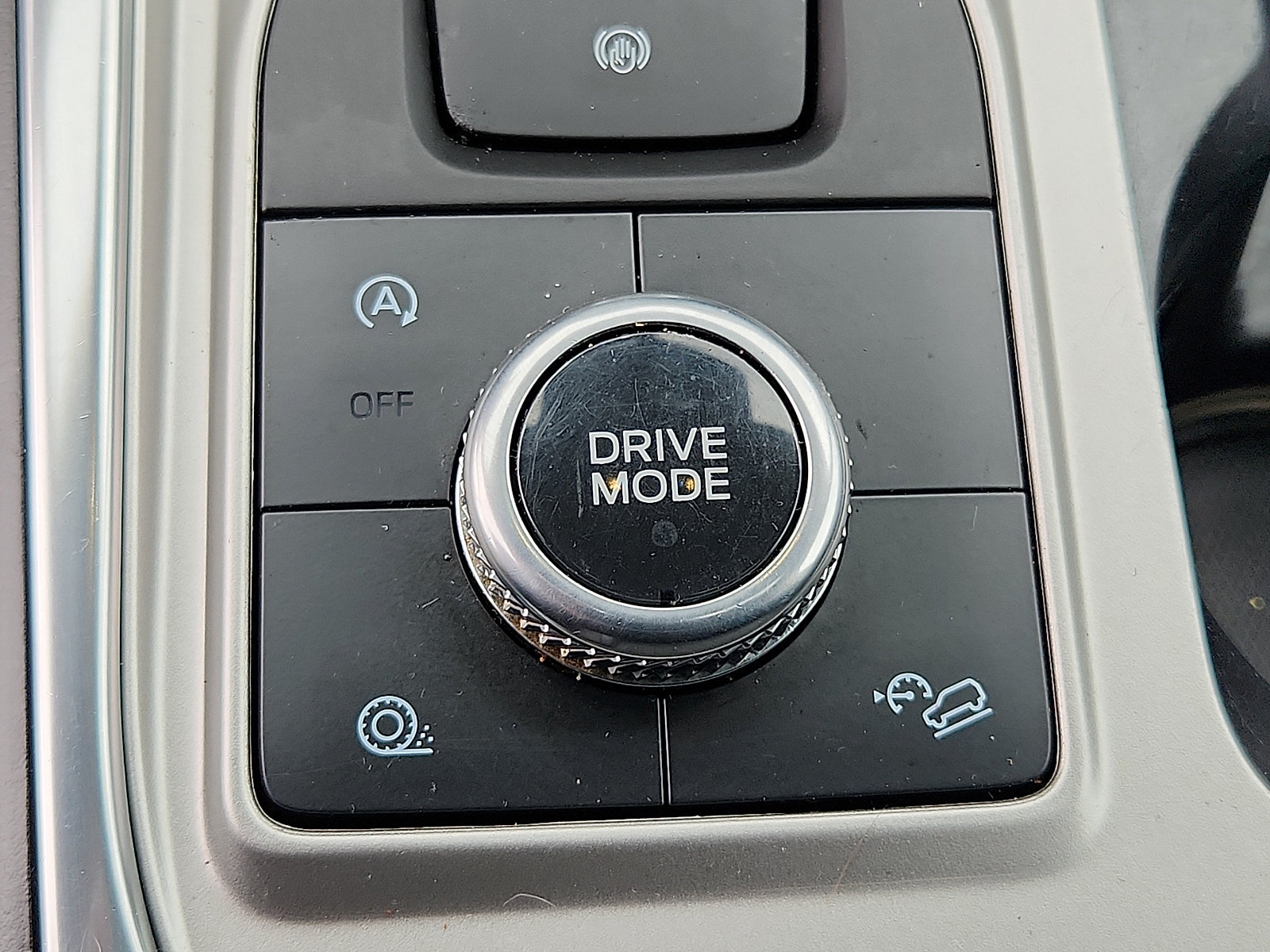 Used 2020 Ford Explorer Limited AWD/4WD image 28
