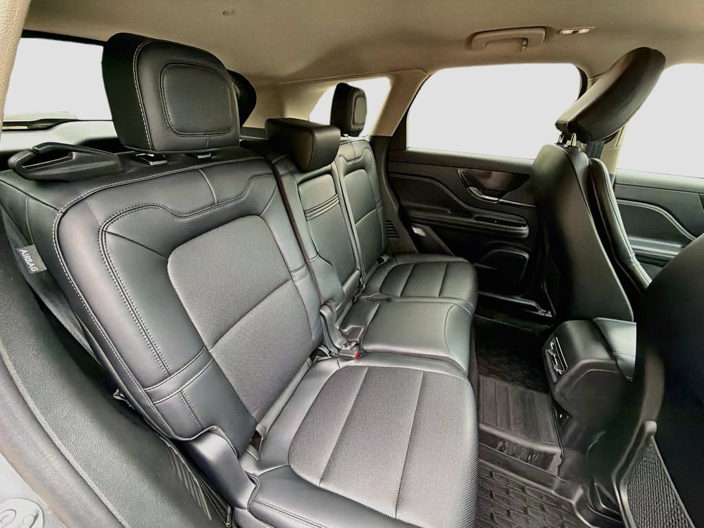 Used 2025 Lincoln Corsair AWD w/ Equipment Group 101A image 29
