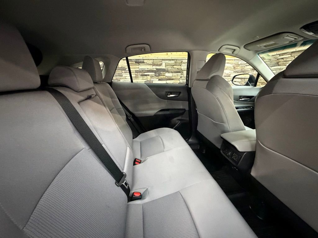 Used 2023 Toyota Venza LE image 30