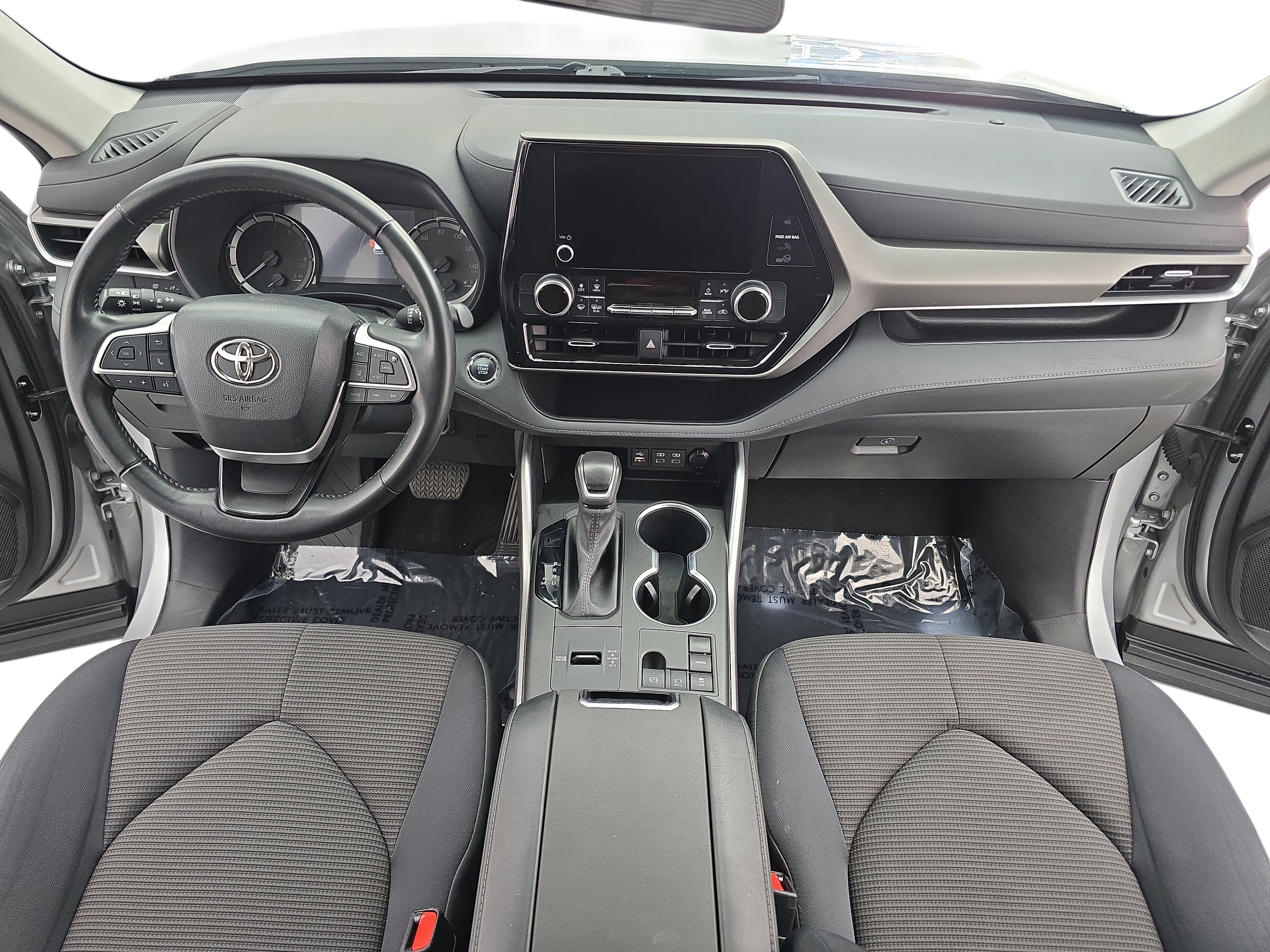 Used 2023 Toyota Highlander L image 9