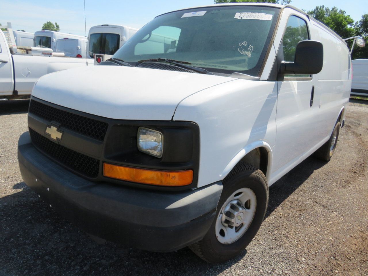 Used 2011 Chevrolet Express 2500 image 1