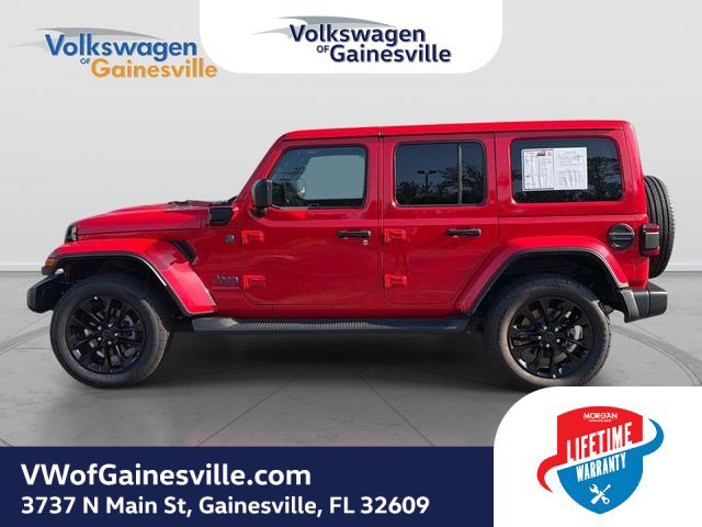 Used 2025 Jeep Wrangler Unlimited Sahara AWD/4WD image 7