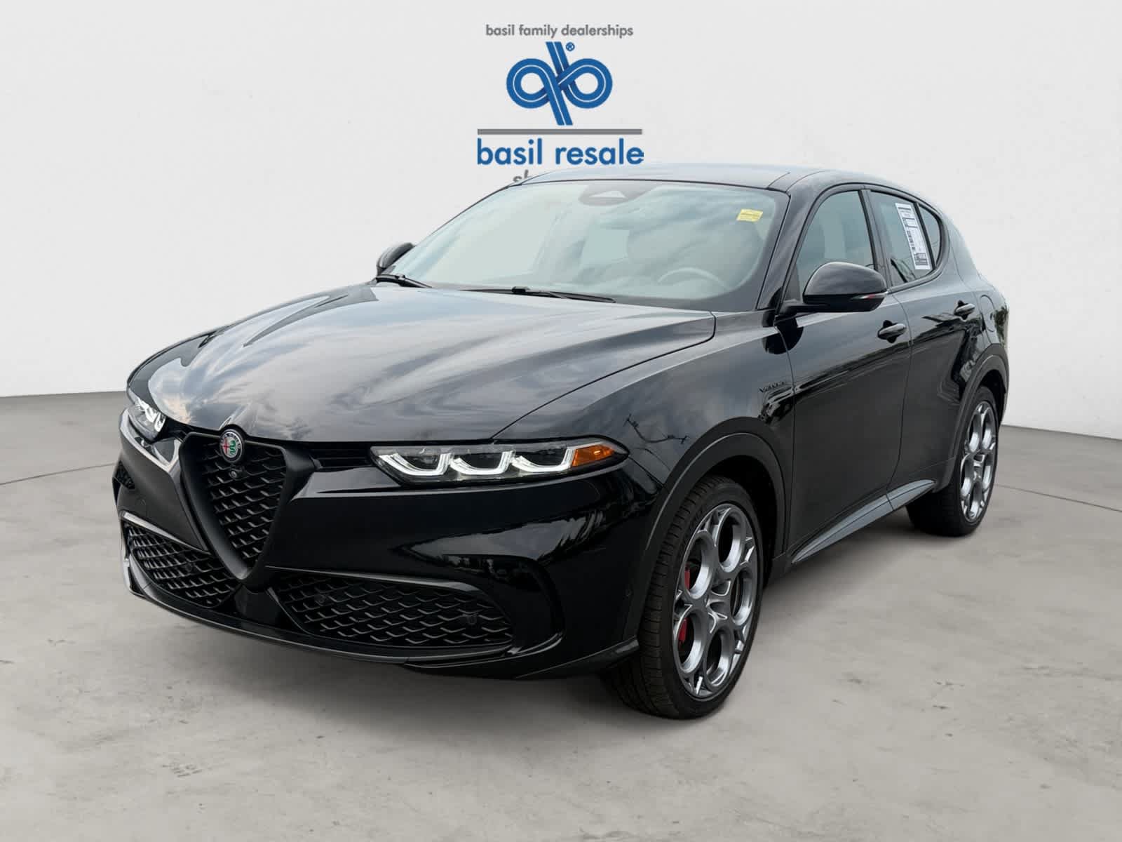 Used 2024 Alfa Romeo Tonale Ti w/ Active Assist Package AWD/4WD image 2