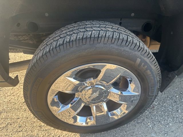 Used 2017 Chevrolet Silverado 1500 LTZ Z71 w/ LTZ Plus Package image 13