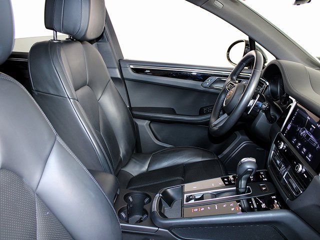 Certified 2023 Porsche Macan image 27