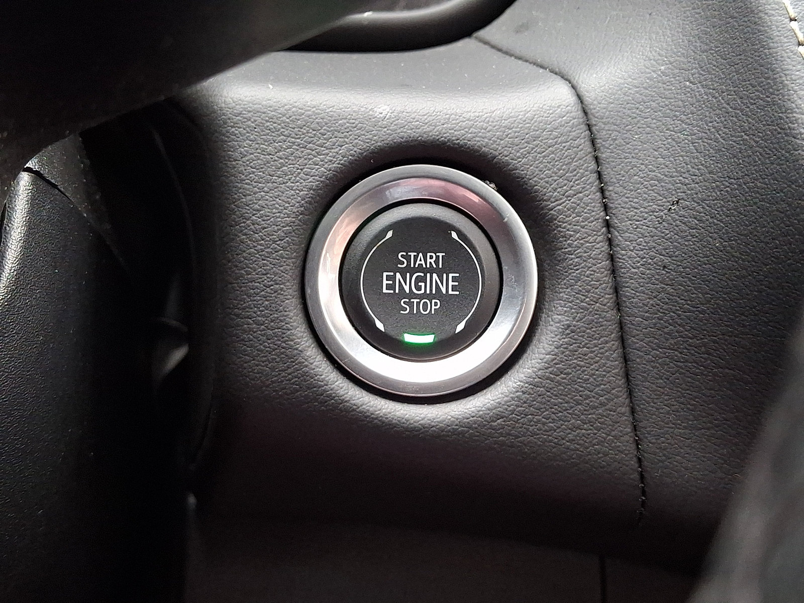 Certified 2024 GMC Yukon XL SLT w/ SLT Premium Package AWD/4WD image 27