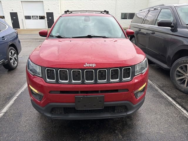 Used 2018 Jeep Compass Latitude w/ Popular Equipment Group AWD/4WD image 3