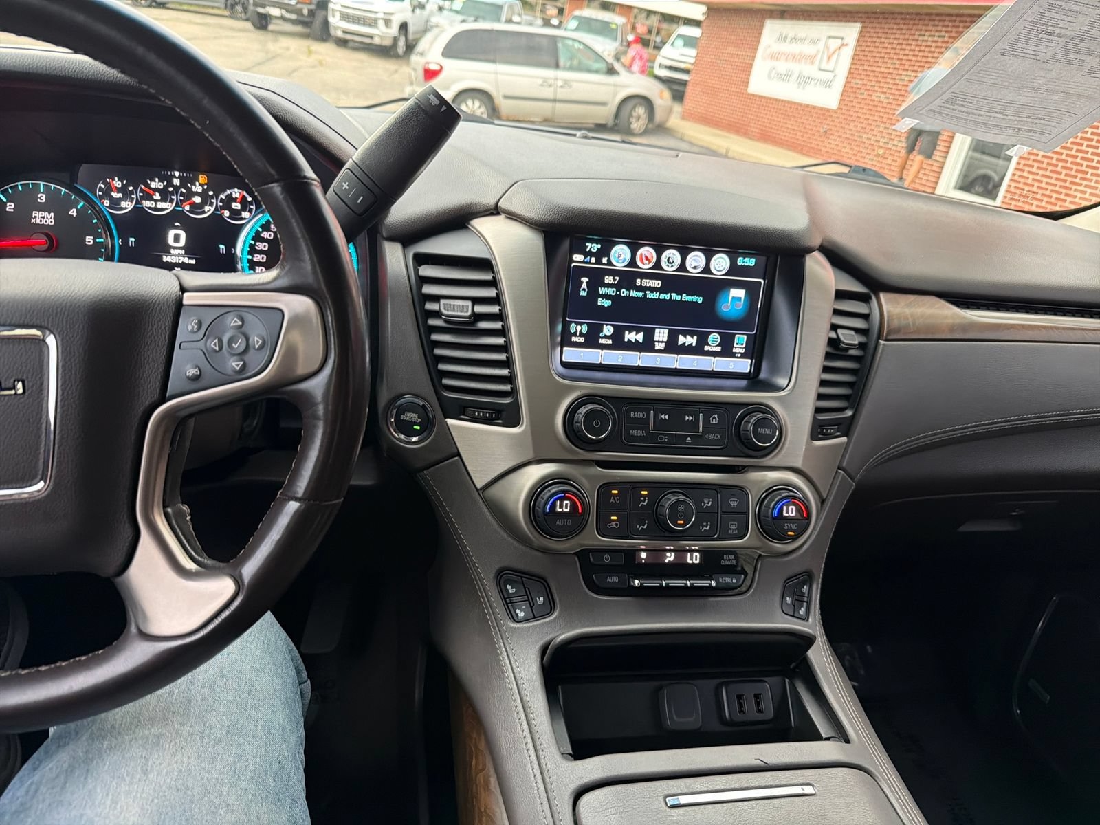 Used 2020 GMC Yukon Denali w/ Denali Ultimate Package AWD/4WD image 21