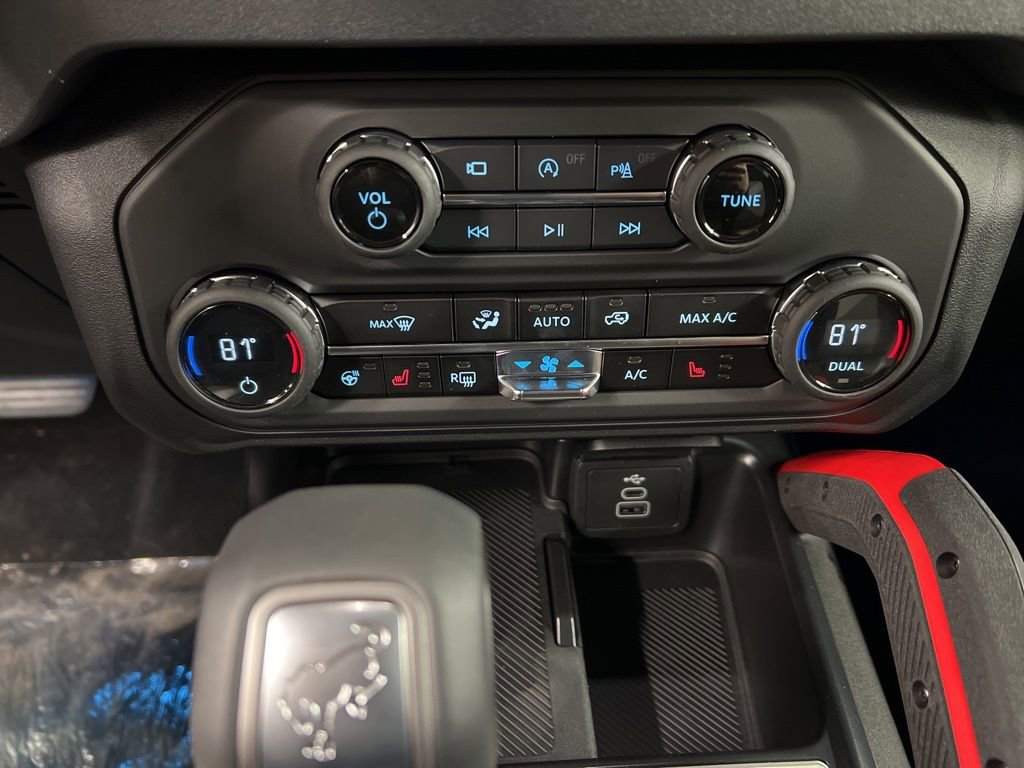 New 2026 Ford Bronco Outer Banks w/ Sasquatch Package image 13