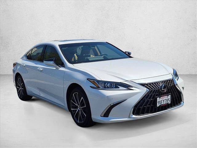 Used 2025 Lexus ES 300h w/ Premium Package FWD image 3