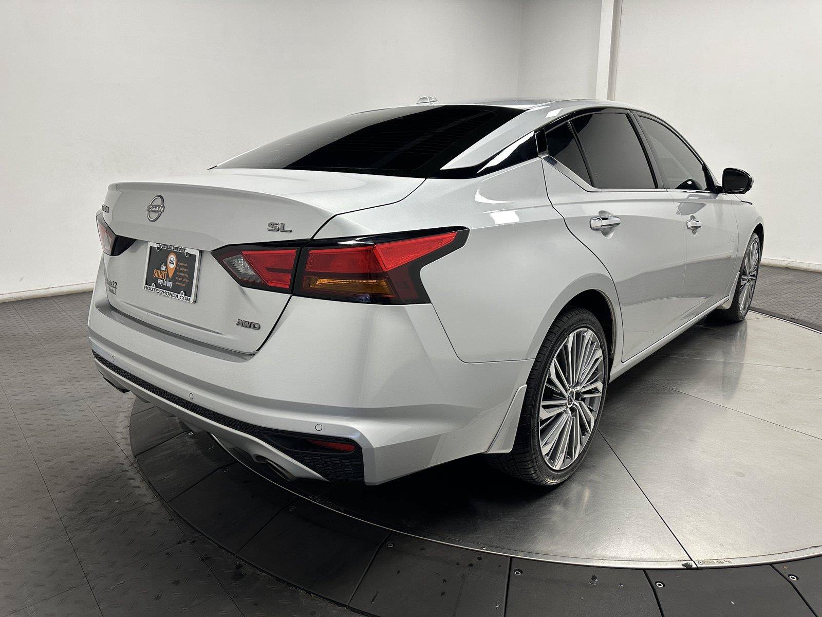 Used 2024 Nissan Altima 2.5 SL AWD/4WD image 14