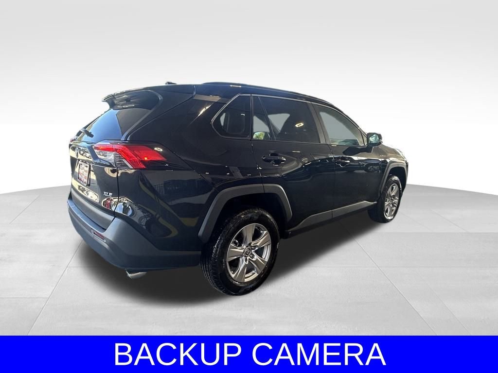 Used 2025 Toyota RAV4 XLE image 4