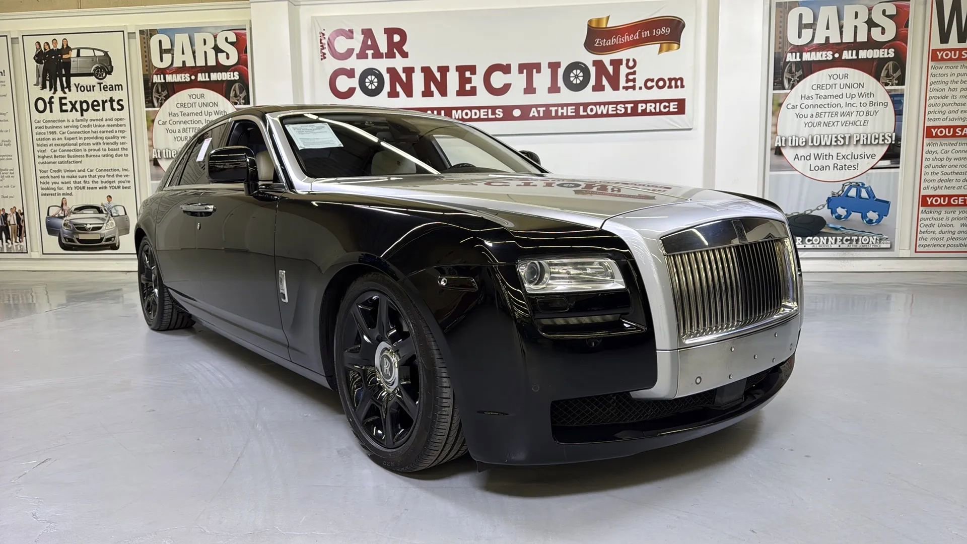 Used 2011 Rolls-Royce Ghost image 2