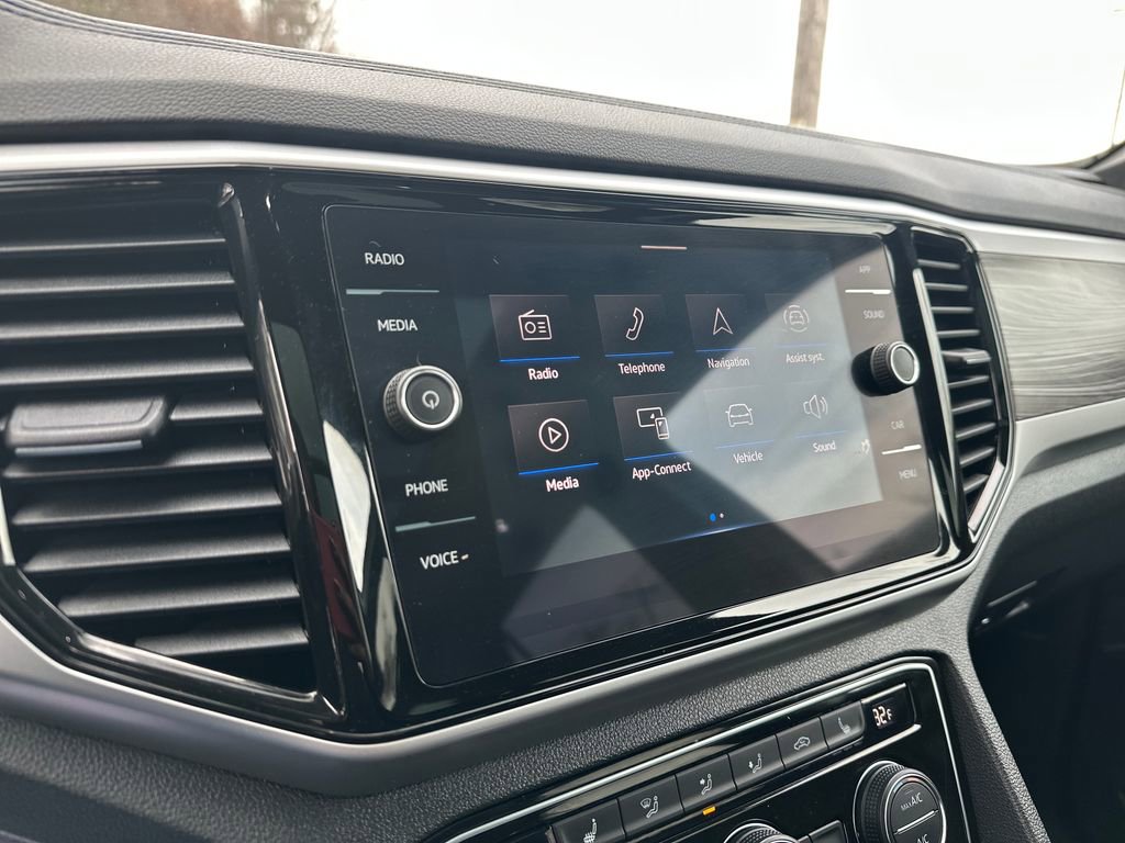 Certified 2023 Volkswagen Atlas Cross Sport SE AWD/4WD image 9