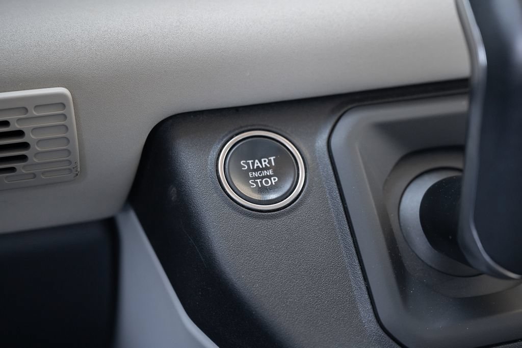 Used 2023 Land Rover Defender 110 S AWD/4WD image 28