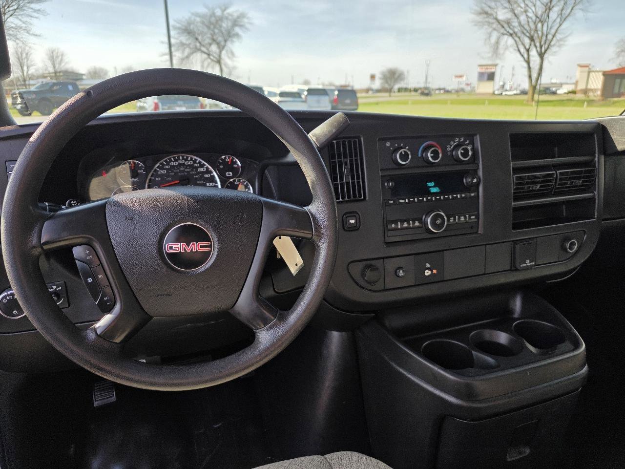 Used 2016 GMC Savana 2500 image 3