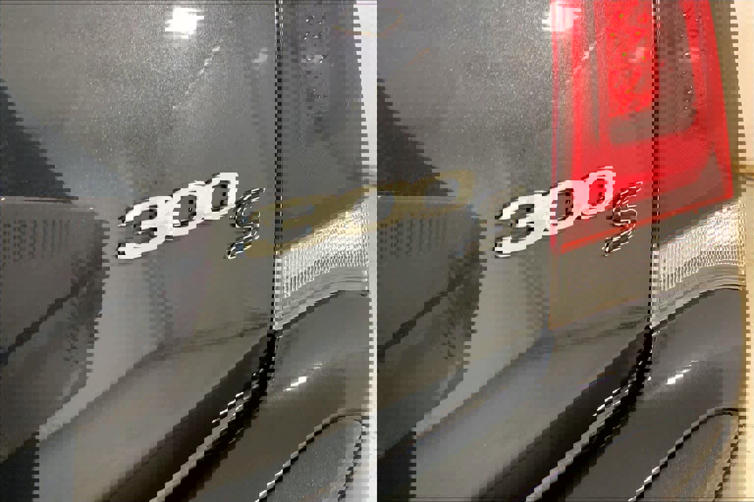 Used 2019 Chrysler 300 S w/ 300S Premium Group image 9