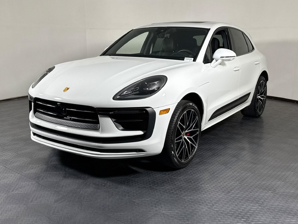 Certified 2026 Porsche Macan S AWD/4WD image 1
