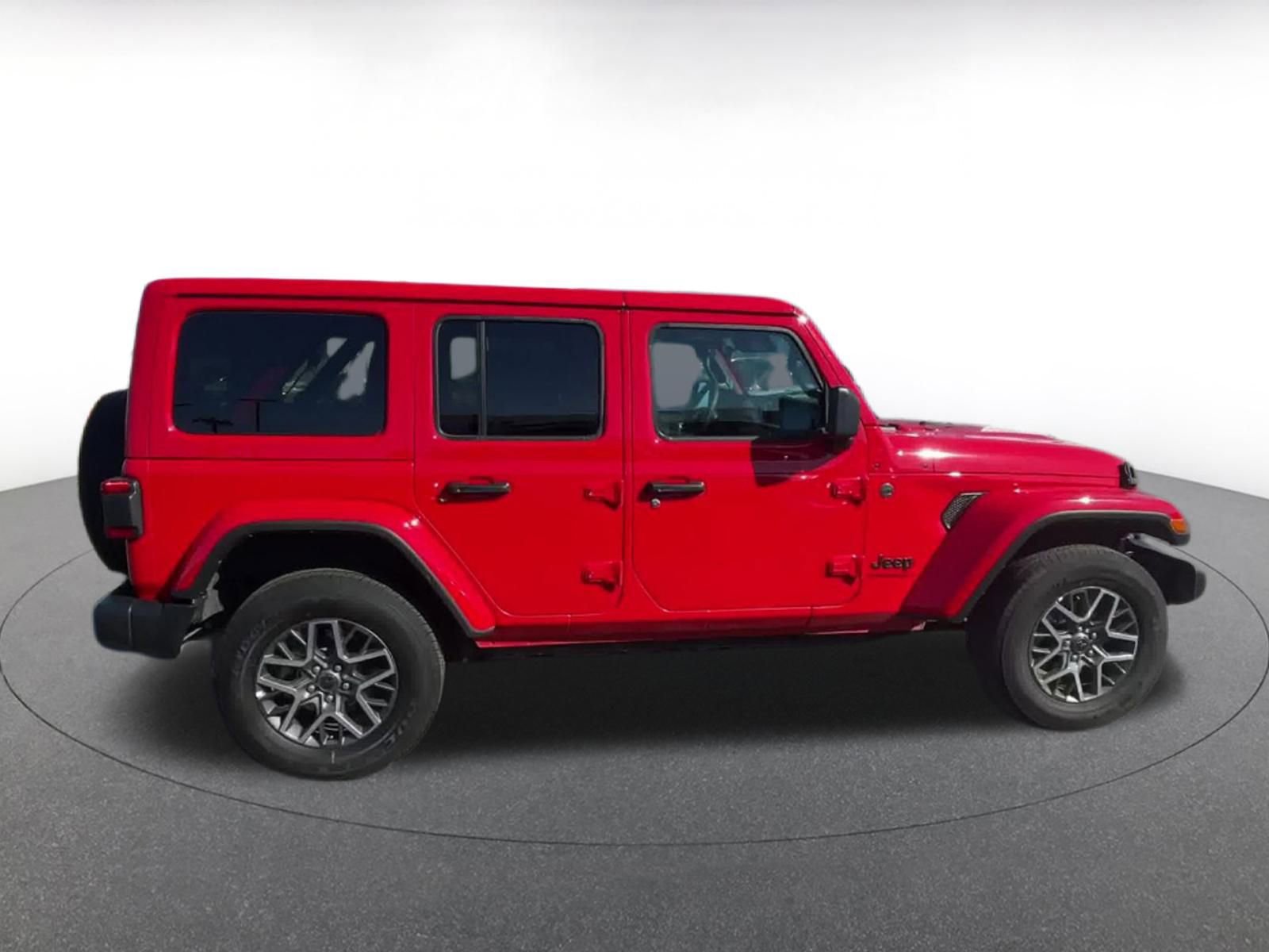 Used 2025 Jeep Wrangler Sahara image 15