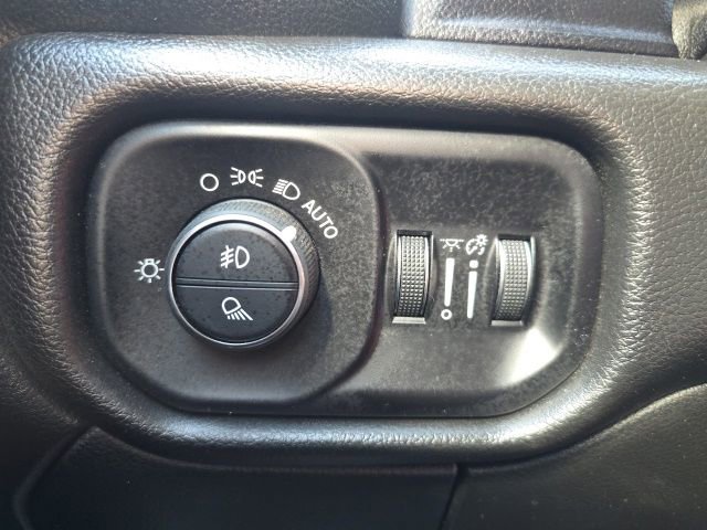 Used 2025 RAM 2500 Laramie w/ Sport Appearance Package AWD/4WD image 11