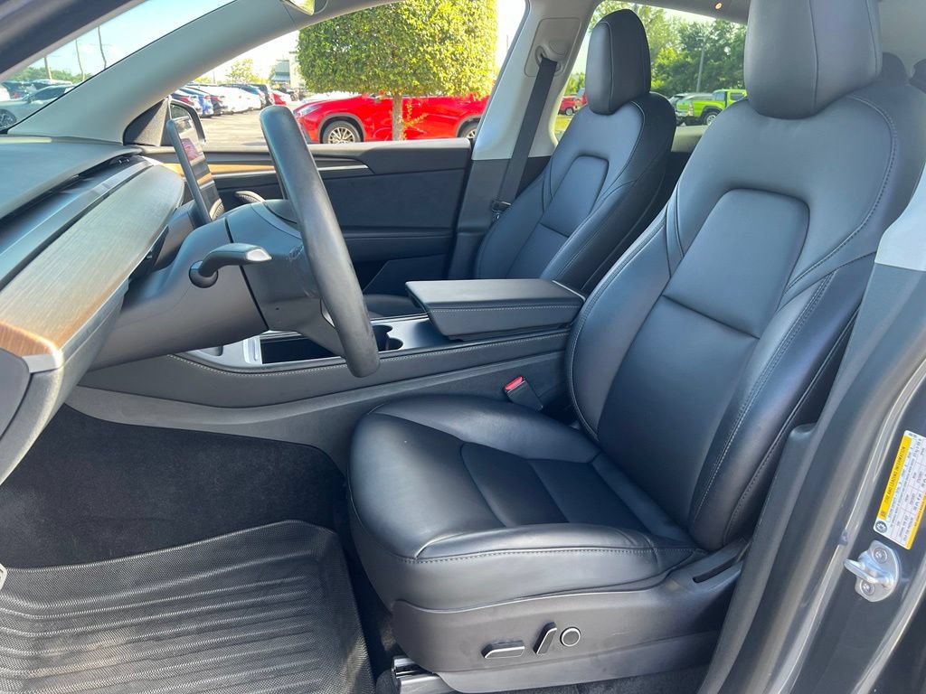 Used 2023 Tesla Model Y Performance AWD/4WD image 13