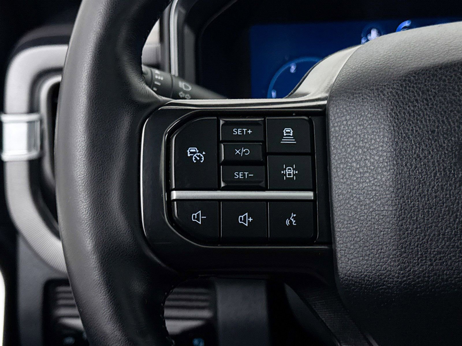 Used 2025 Ford F350 Platinum w/ Tremor Off-Road Package image 33