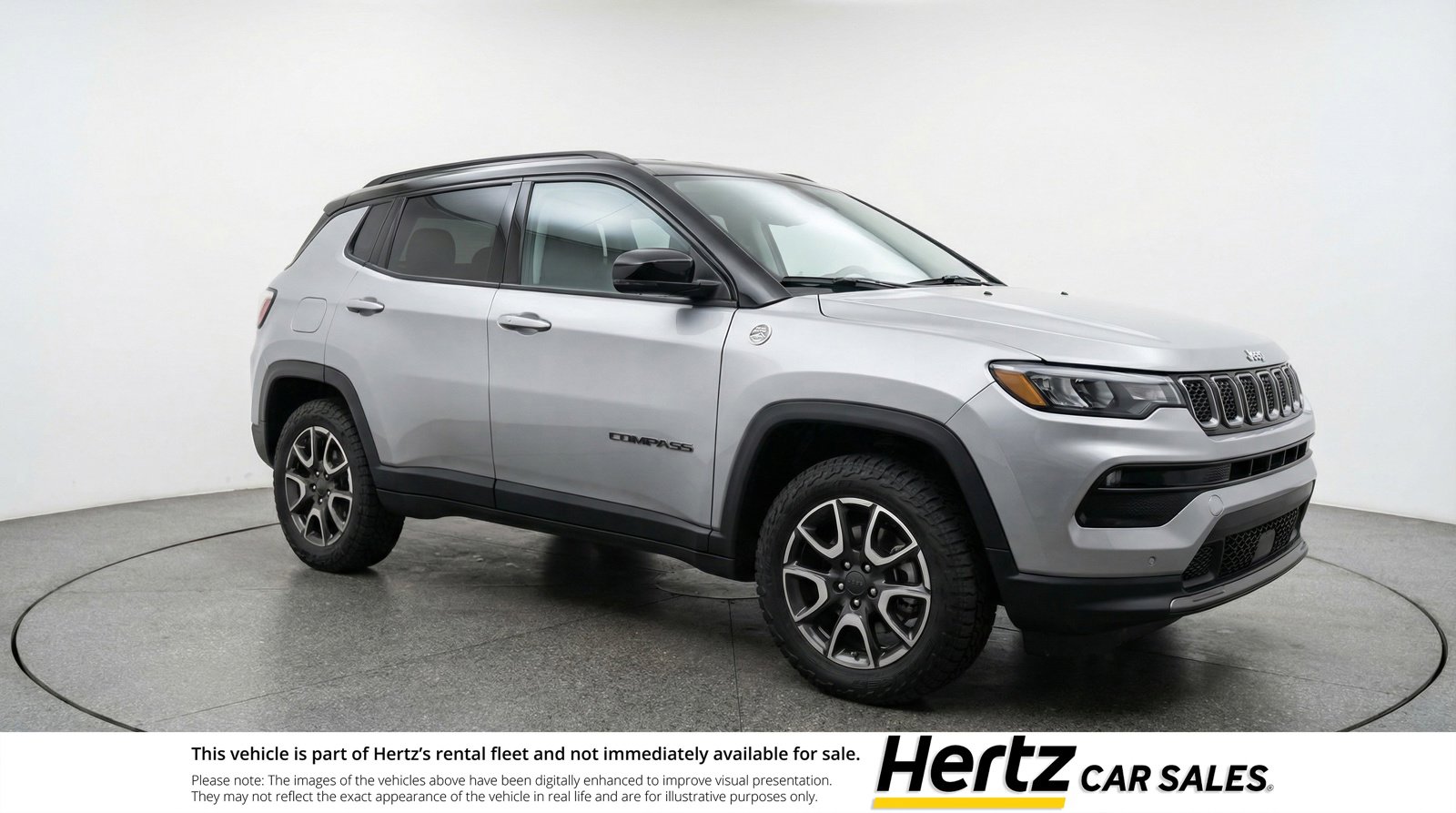 Used 2025 Jeep Compass Trailhawk image 1