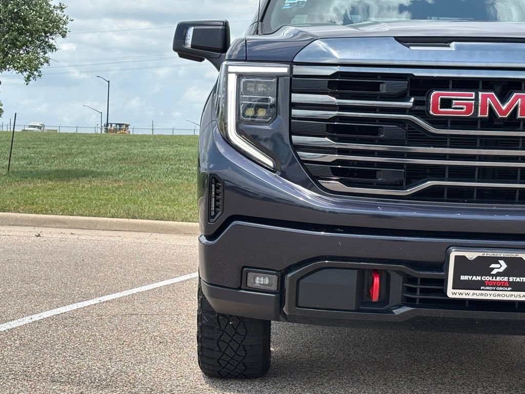 Used 2022 GMC Sierra 1500 AT4 w/ AT4 Preferred Package AWD/4WD image 4