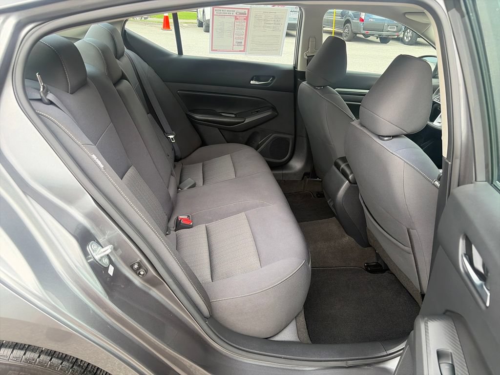 Used 2022 Nissan Altima 2.5 SV FWD image 38