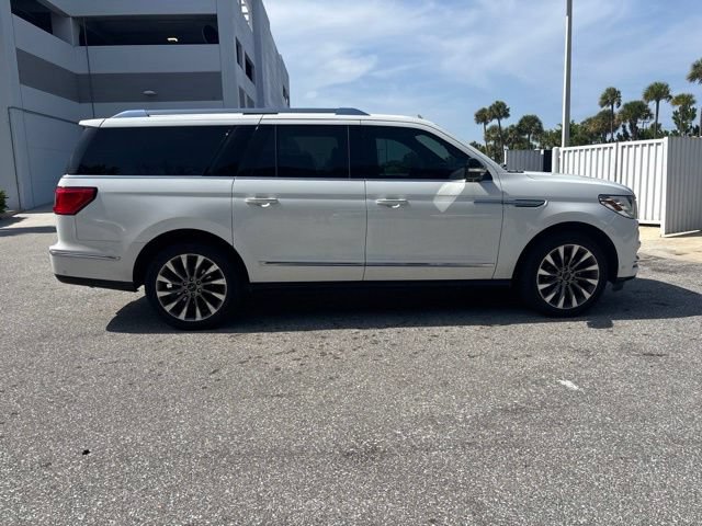Used 2020 Lincoln Navigator L Reserve w/ Luxury Package AWD/4WD image 2