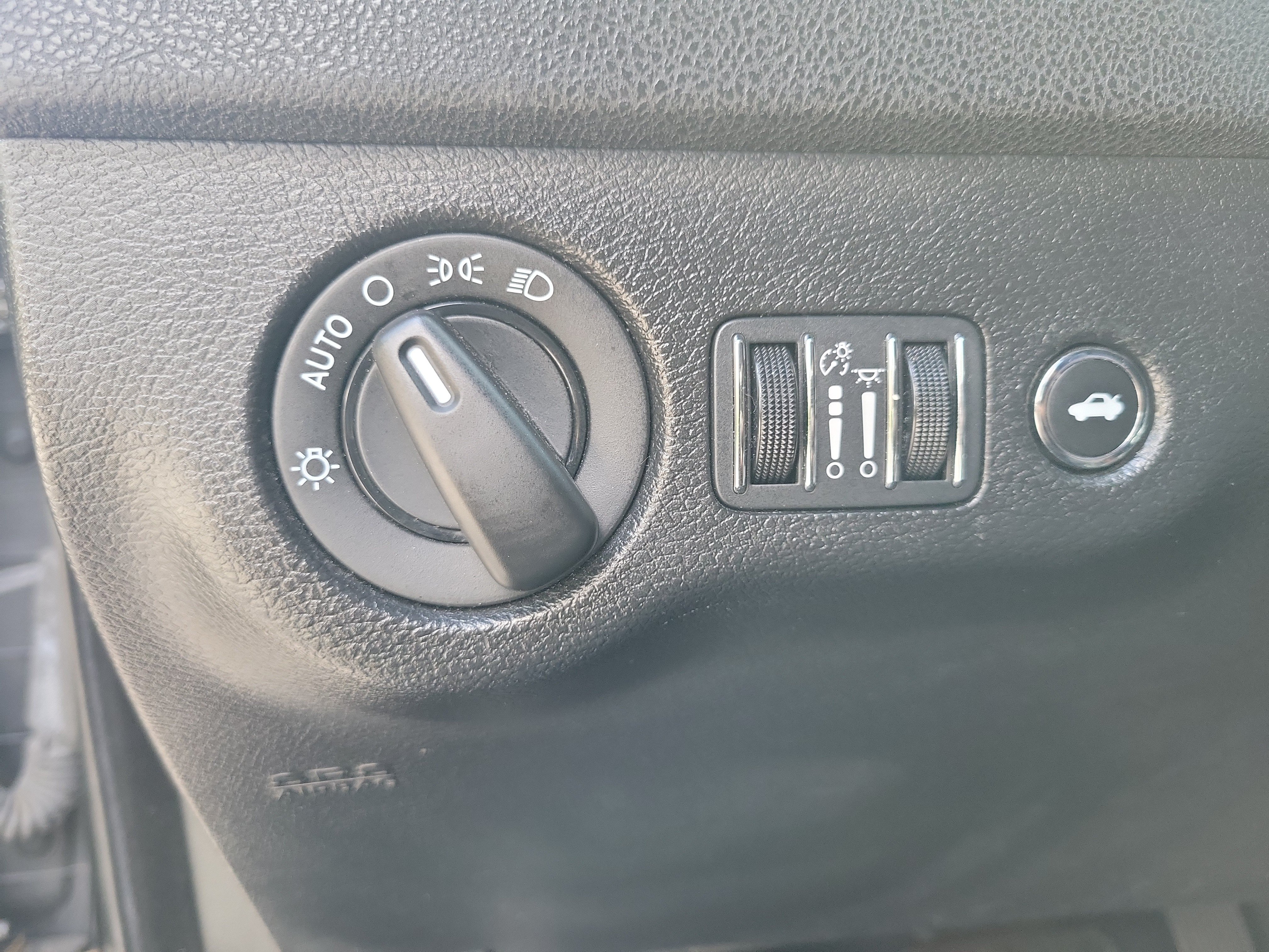 Used 2022 Dodge Charger SXT RWD image 28