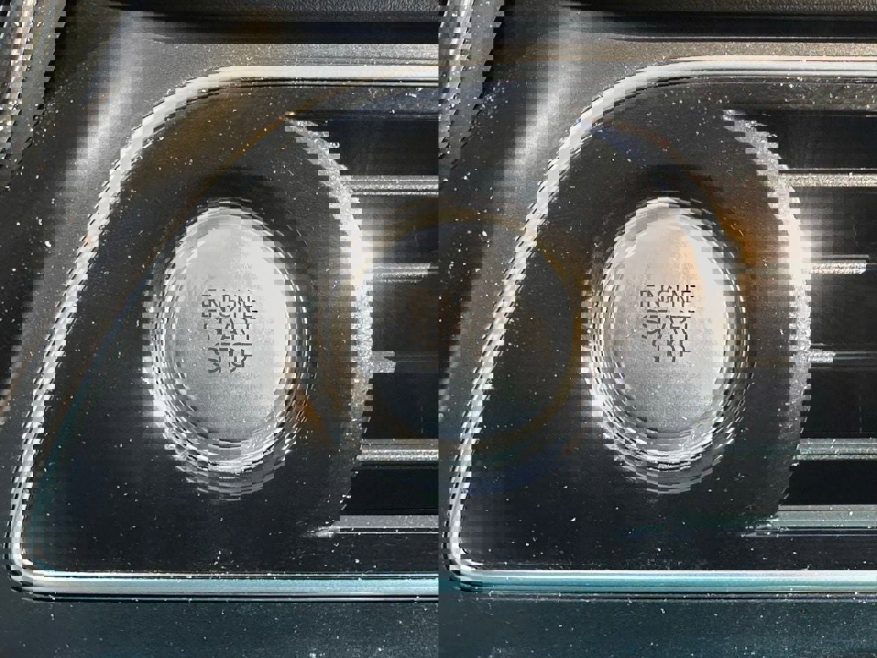 Used 2023 Genesis G70 2.0T image 25