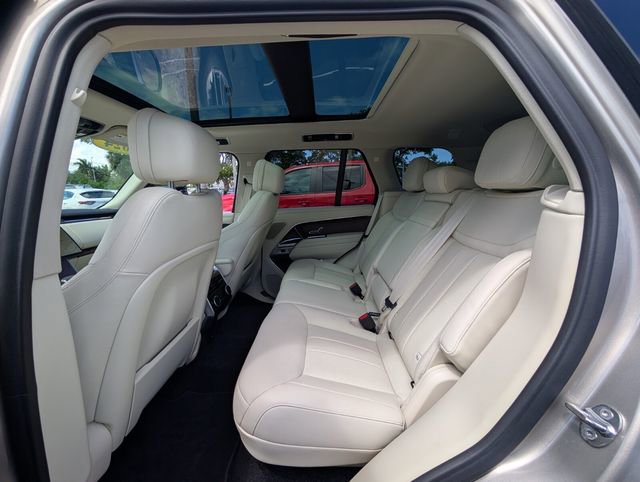 Used 2024 Land Rover Range Rover SE AWD/4WD image 11
