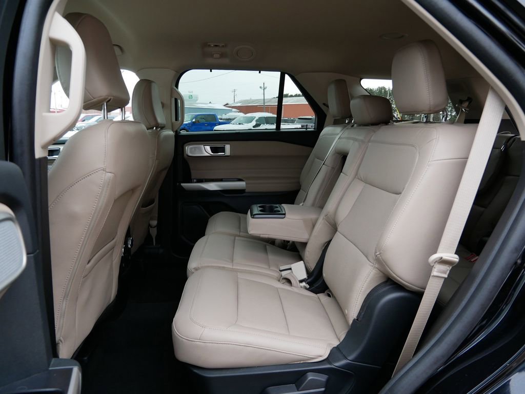 Certified 2023 Ford Explorer Limited w/ Limited Technology Package AWD/4WD image 11