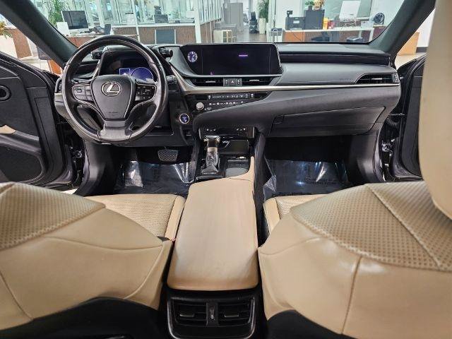 Used 2021 Lexus ES 300h w/ Premium Package FWD image 9