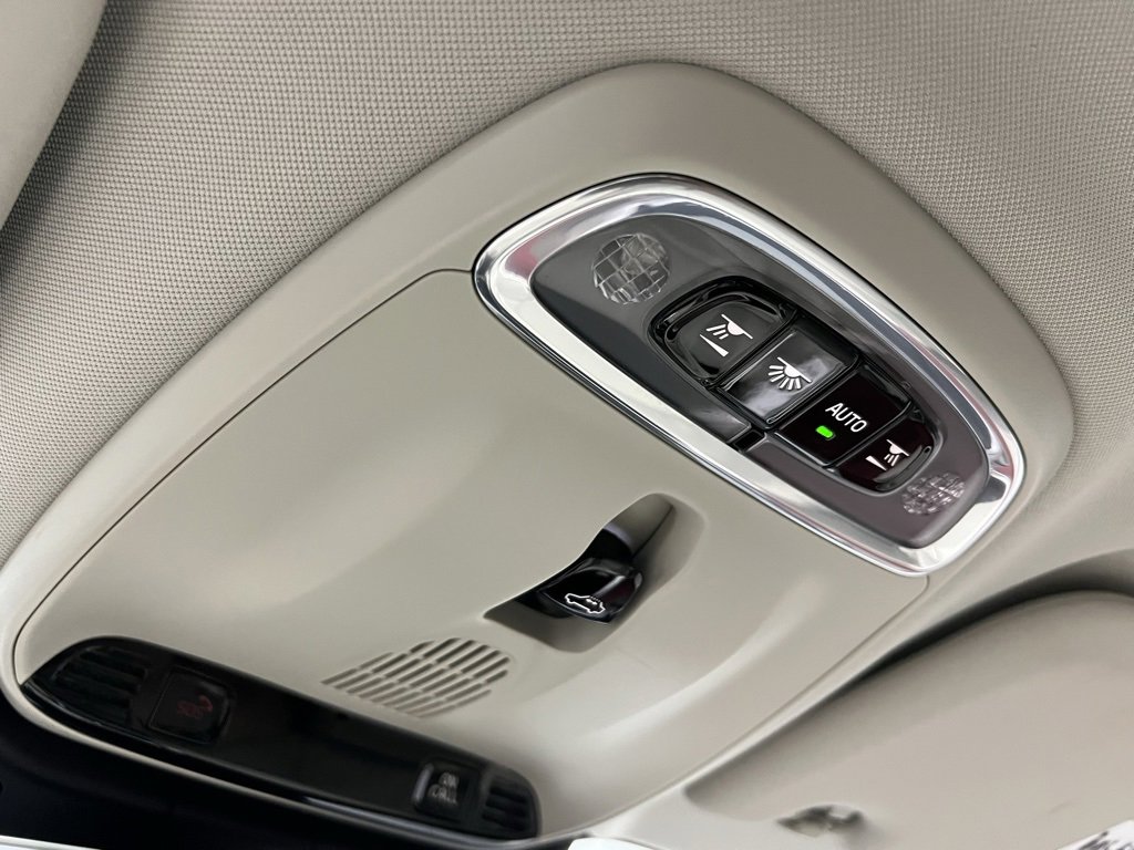 Used 2020 Volvo V60 T5 Cross Country w/ Protection Package Premier image 52