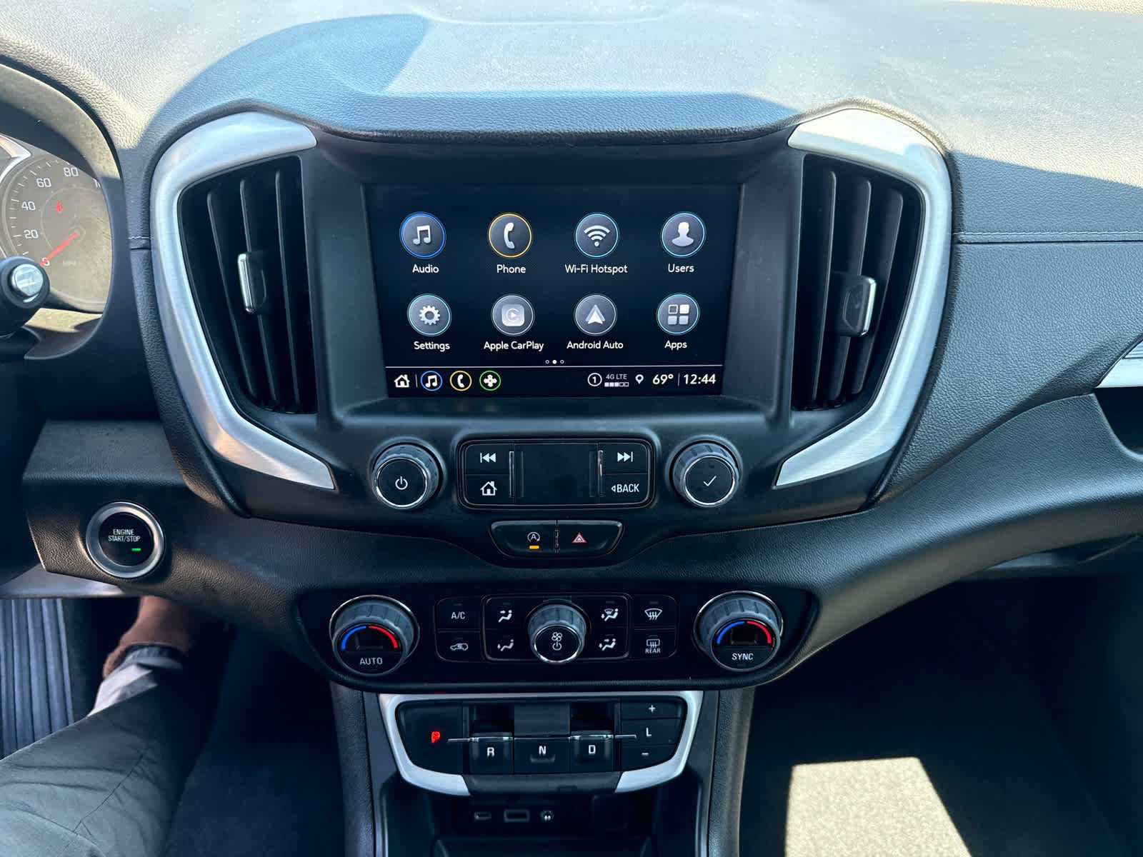 Certified 2022 GMC Terrain SLT w/ Tech Package AWD/4WD image 17