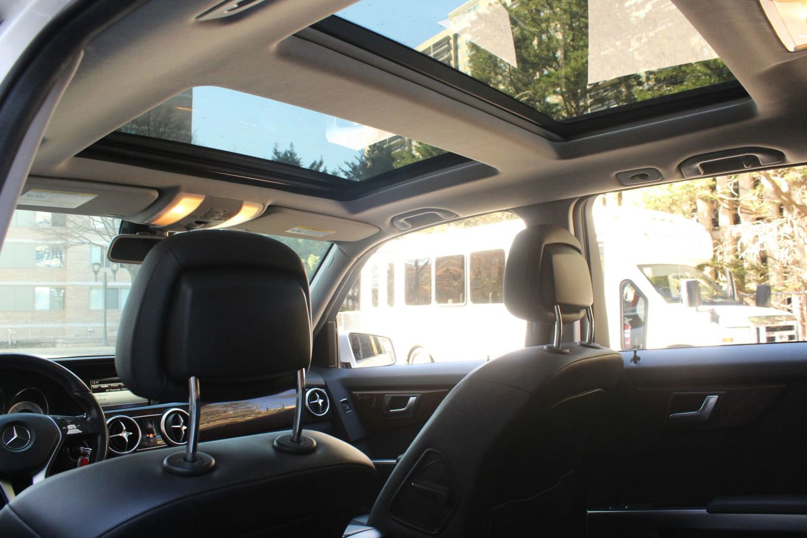 Used 2015 Mercedes-Benz GLK 350 4MATIC w/ Premium 1 Package image 21