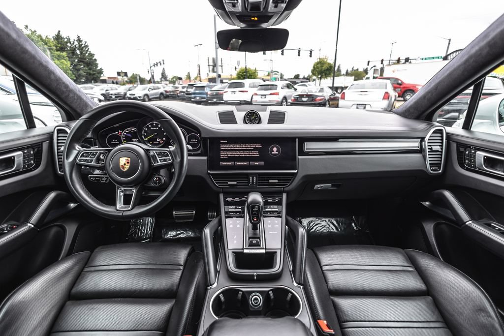 Used 2023 Porsche Cayenne Turbo S AWD/4WD image 27