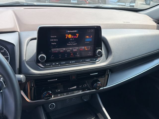 Used 2022 Nissan Rogue SV AWD/4WD image 17