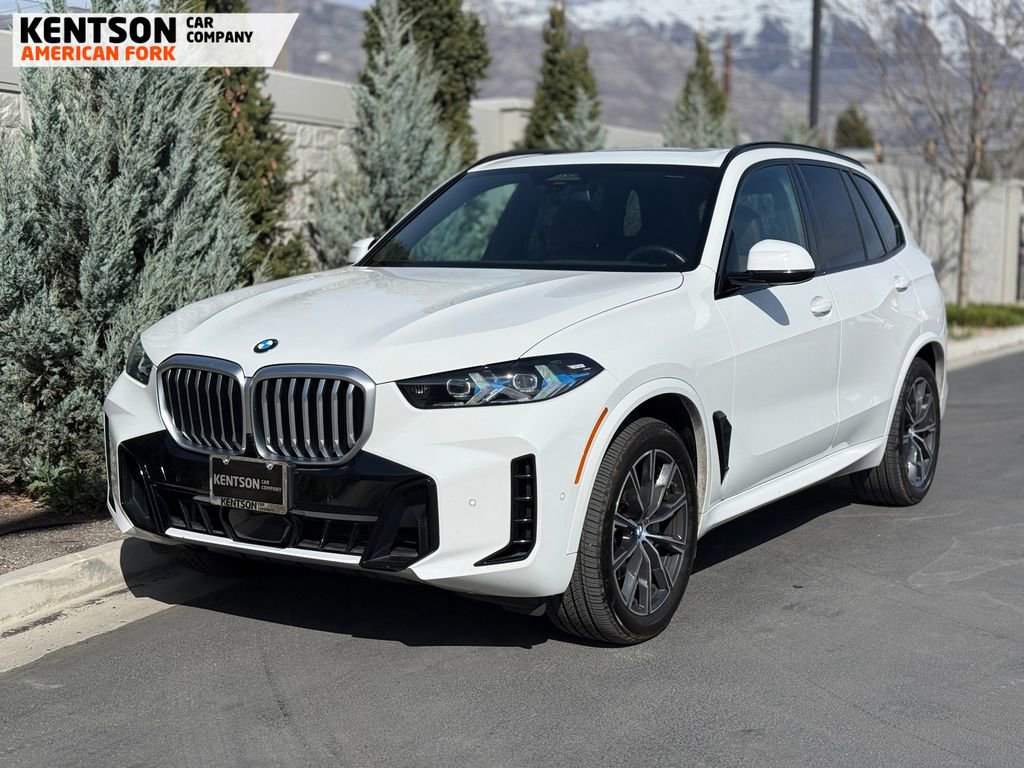 Used 2025 BMW X5 xDrive40i w/ M Sport Package image 3